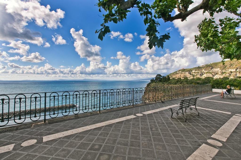 Hotel Cosmomare ปิอาโนดิซอร์เรนโต ภายนอก รูปภาพ