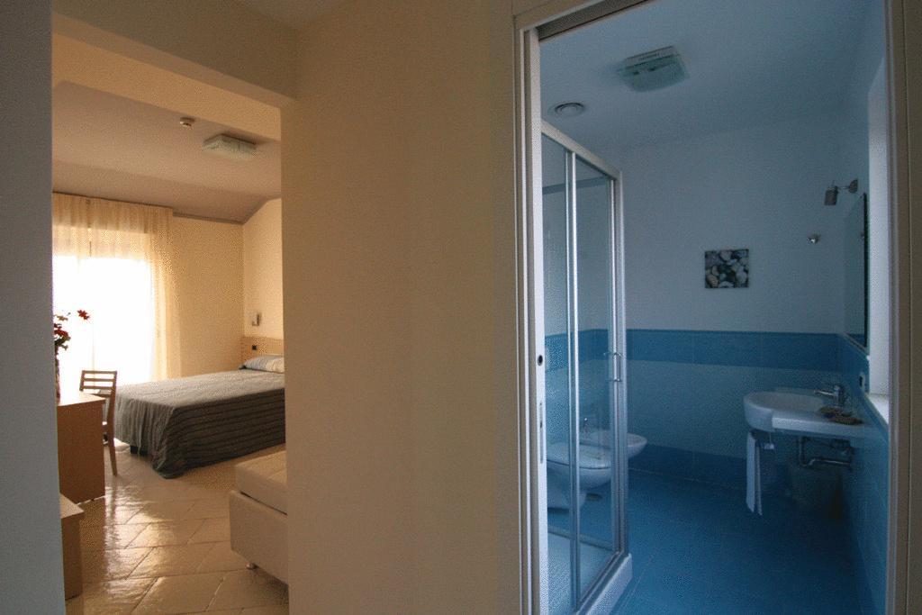 Hotel Cosmomare ปิอาโนดิซอร์เรนโต ภายนอก รูปภาพ