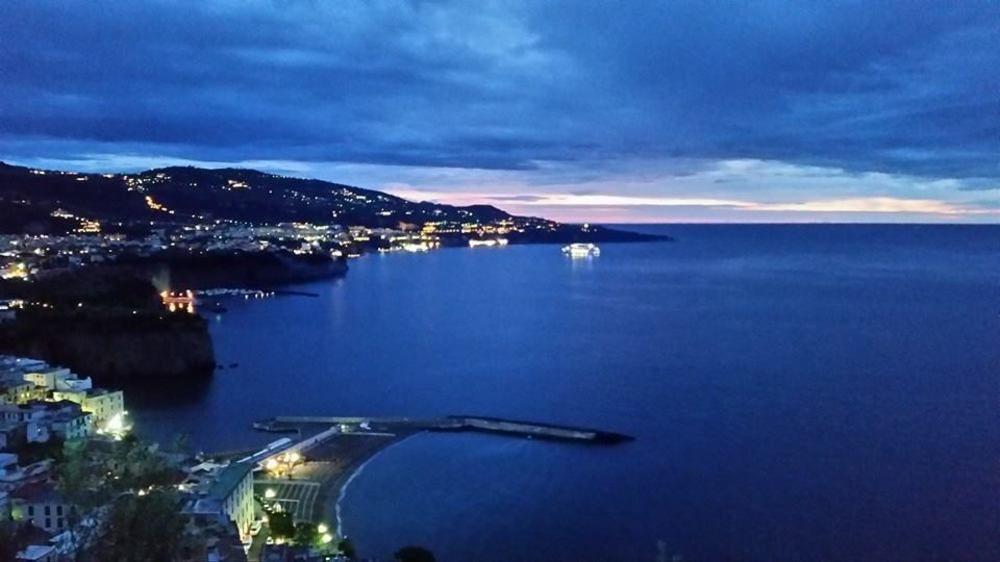 Hotel Cosmomare ปิอาโนดิซอร์เรนโต ภายนอก รูปภาพ
