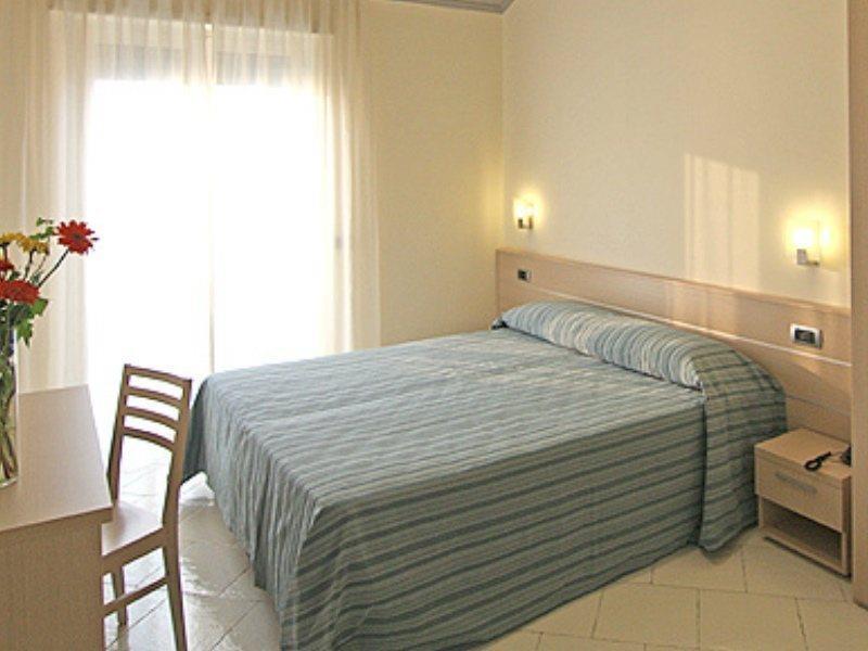 Hotel Cosmomare ปิอาโนดิซอร์เรนโต ภายนอก รูปภาพ